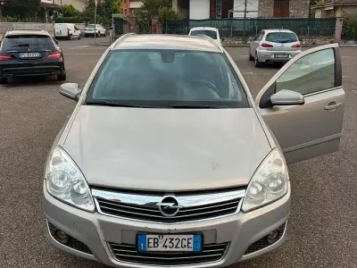 Usata Opel Astra 115 CV (84 kW) 2010 Grigio Station wagon