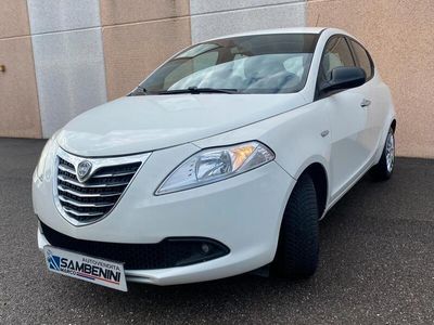 usata Lancia Ypsilon 1.3 MJT 16V 95 CV 5 porte S&S Silve