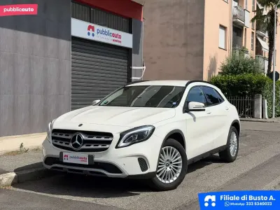 Usata Mercedes GLA180 Executive 122 CV (89 kW) 2017 Bianco SUV