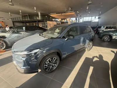 Nuova Toyota Corolla Cross Premium 179 CV (131 kW) 2026 Other SUV