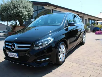 Usata Mercedes B180 Premium 109 CV (80 kW) 2018 Nero Utilitaria