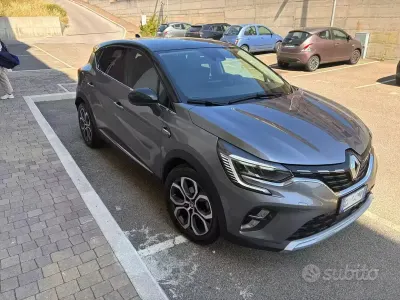 Usata Renault Captur Techno 101 CV (74 kW) 2023 SUV