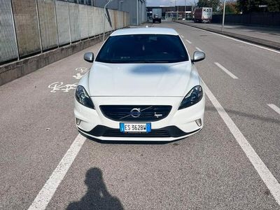 usata Volvo V40 2.0 d3 R-design Momentum geartronic