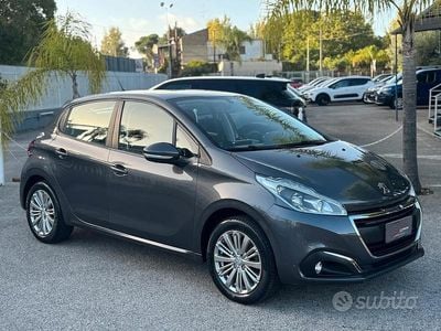 Usata Peugeot 208 82 CV (60 kW) 2019 Grigio Utilitaria