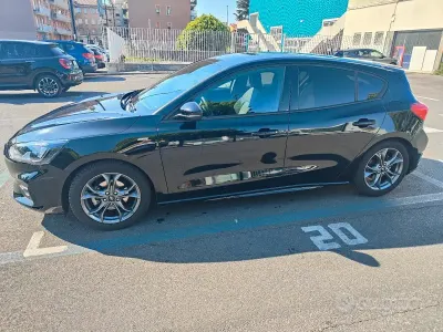 Usata Ford Focus ST-Line 125 CV (91 kW) 2020 Nero Berlina