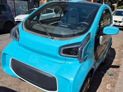 Usata XEV Yoyo 14 kW (20 CV) 2024 Blu/azzurro Utilitaria