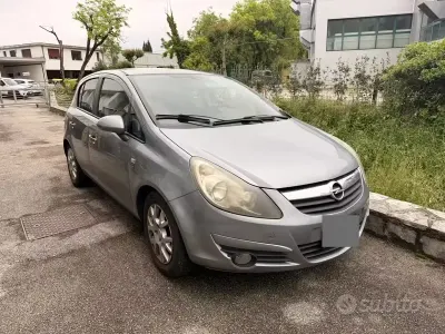 Używany Opel Corsa 95 KM (69 kW) 2010 Szary Hatchback