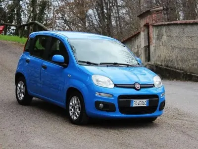 Usata Fiat Panda Lounge 95 CV (69 kW) 2017 Blu Utilitaria