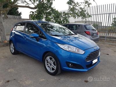 Usata Ford Fiesta Titanium 75 CV (55 kW) 2014 Blu Utilitaria