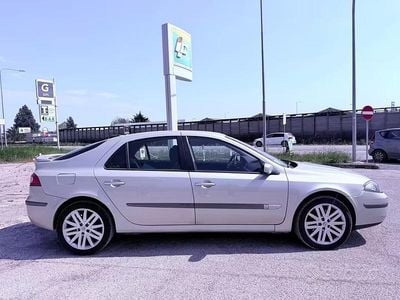 Usata Renault Laguna II Initiale 120 CV (88 kW) 2005 Grigio Berlina
