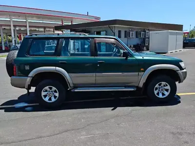 Usata Nissan Patrol 158 CV (116 kW) 2002 Verde SUV