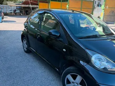 Usata Toyota Aygo 68 CV (50 kW) 2006 Nero Utilitaria