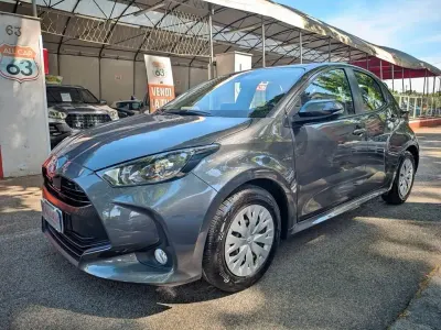 Usata Toyota Yaris Hybrid 92 CV (67 kW) 2022 Grigio Berlina