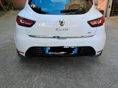 Usata Renault Clio IV 575 CV (422 kW) 2017 Bianco Berlina