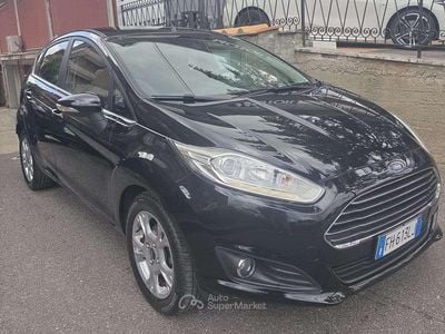 Begagnad Ford Fiesta 75 HK (55 kW) 2017 Svart Halvkombi