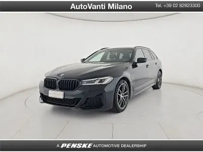 Usata BMW 530e M Sport 292 CV (214 kW) 2022 Blu/azzurro Station wagon
