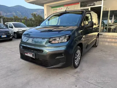 Usata Fiat Doblò 130 CV (95 kW) 2024 Blu Monovolume