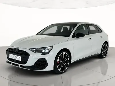 Nuova Audi S3 Comfort 333 CV (244 kW) 2026 Bianco ghiacciaio metallizzato Berlina