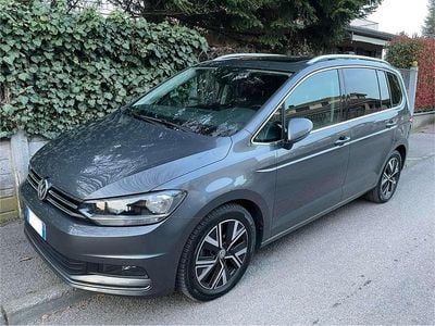 Usata VW Touran Executive 150 CV (110 kW) 2019 Grigio Monovolume