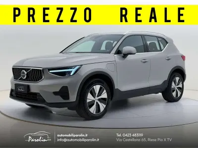 Usata Volvo XC40 Plus 261 CV (191 kW) 2023 Silver dawn SUV