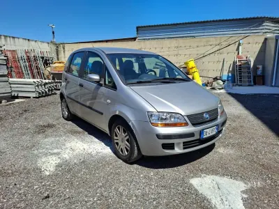 Käytetty Fiat Idea Emotion 69 HP (50 kW) 2006 Harmaa Tila-auto