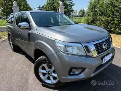 Usata Nissan Navara Acenta 163 CV (119 kW) 2018 Grigio Pick-up