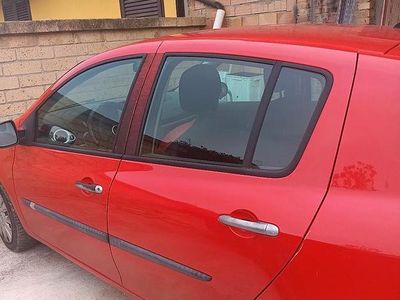 Usata Renault Clio II 2010 Rosso Berlina