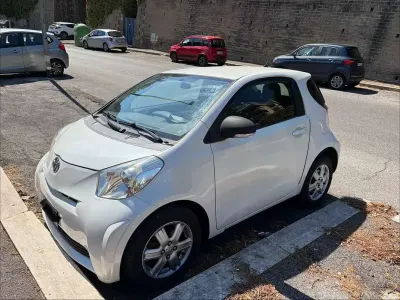 Usata Toyota iQ 68 CV (50 kW) 2010 Bianco Utilitaria