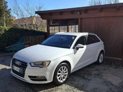 Usata Audi A3 Business 110 CV (80 kW) 2015 Bianco Berlina
