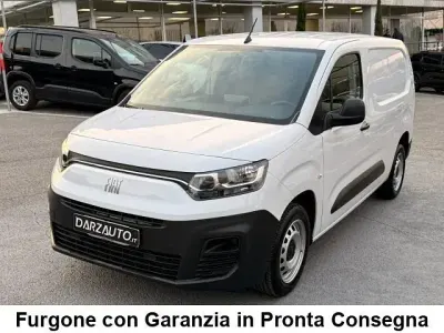 Usata Fiat Doblò 102 CV (75 kW) 2023 Bianco pastello Monovolume