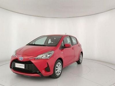 Usata Toyota Yaris Hybrid Cool 101 CV (74 kW) 2018 Rosso Utilitaria