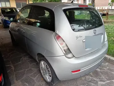 Usata Lancia Ypsilon 60 CV (44 kW) 2010 Grigio Utilitaria