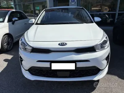 Usata Kia Rio Style 84 CV (61 kW) 2021 Bianco Berlina