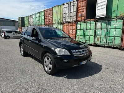 Usata Mercedes ML320 224 CV (164 kW) 2008 Nero SUV
