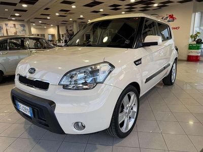 Usata Kia Soul Active 128 CV (94 kW) 2010 Beige SUV