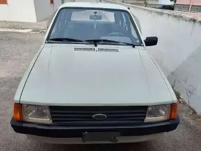 Usata Ford Escort 54 CV (39 kW) 1981 Beige Berlina