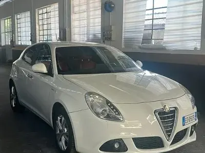 Usata Alfa Romeo Giulietta Progression 105 CV (77 kW) 2010 Bianco Utilitaria