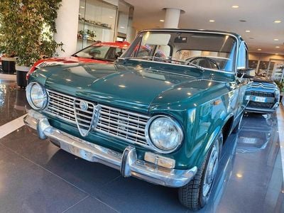 Usata Alfa Romeo Giulia 1300 80 CV (58 kW) 1966 Verde Berlina
