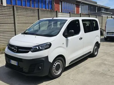 Usata Opel Vivaro-e Combi 120 CV (88 kW) 2021 Bianco Monovolume