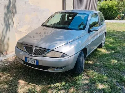 Usata Lancia Ypsilon 60 CV (44 kW) 2003 Utilitaria