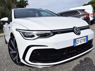 Usata VW Golf VII R-line 150 CV (110 kW) 2020 Bianco Station wagon