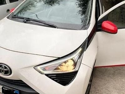 Usata Toyota Aygo 72 CV (52 kW) 2020 Bianco Utilitaria