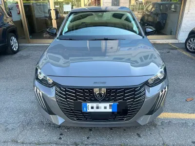 Usata Peugeot 208 Allure 101 CV (74 kW) 2025 Other Utilitaria