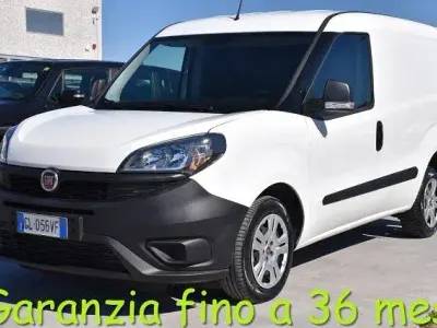 Begagnad Fiat Doblò Lounge 105 HK (77 kW) 2022 Vit Minibuss