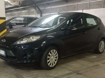 Usata Ford Fiesta 97 CV (71 kW) 2010 Nero Berlina