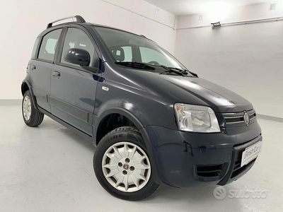 Occasion Fiat Panda 4x4 Climbing 69 ch (50 kW) 2011 Bleue Citadine