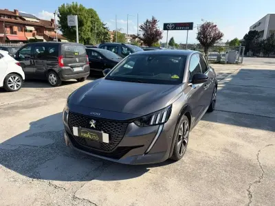 Usata Peugeot 208 GT-line 101 CV (74 kW) 2021 Grigio scuro Utilitaria