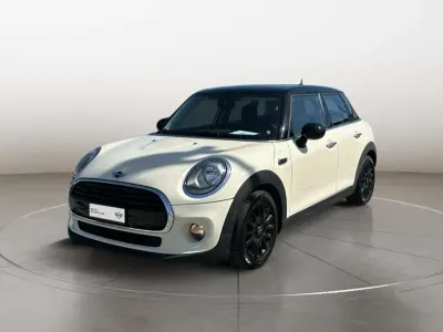 Usata Mini Cooper D Business 116 CV (85 kW) 2015 Bianco Utilitaria