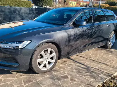 Usata Volvo V90 150 CV (110 kW) 2019 Grigio Station wagon