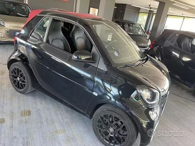 Begagnad Smart ForTwo Cabrio Prime 90 HK (66 kW) 2018 Svart Cab